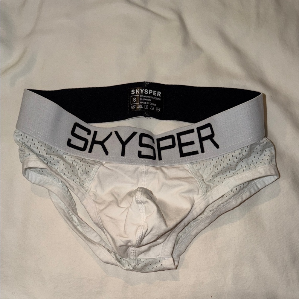 SKYSPER Men's White Briefs